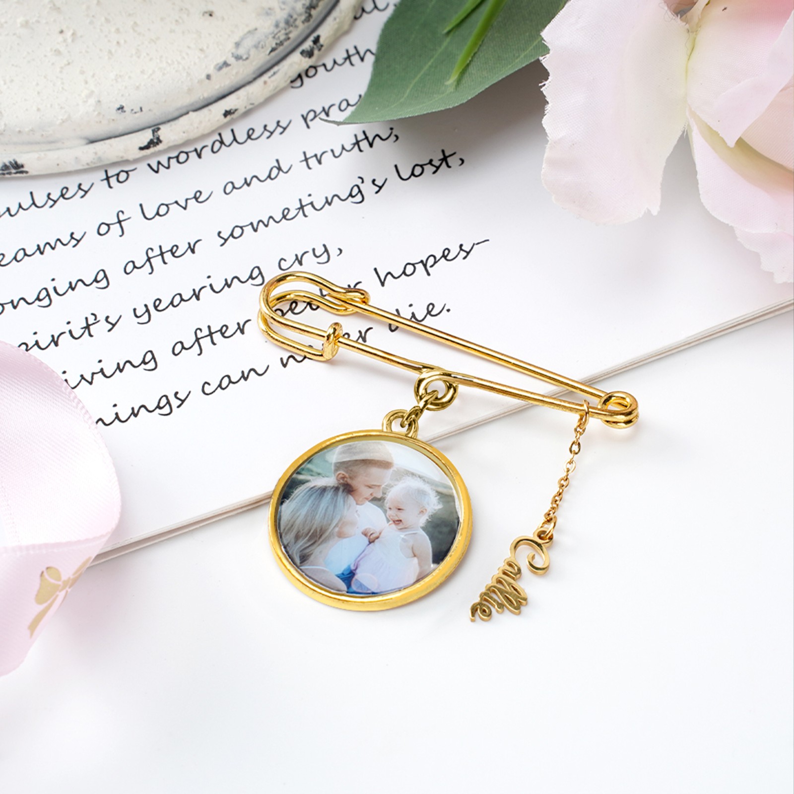 Personalized 1-5 Photos Lapel Brooch Pin with Name, Bridal Bouquet Charm, Memorial Pin, Engagement/Wedding Gift for Parents of the Bride or Groom